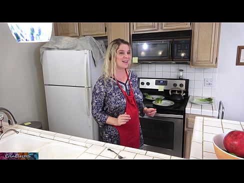 ❤️ Stepmom ga bhleoghan sa chidsin ron cheann-latha aige ❤️ Porn dachaigh leinn ❌️